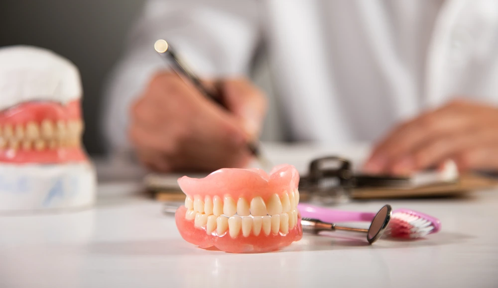 Custom dentures in Ipswich
