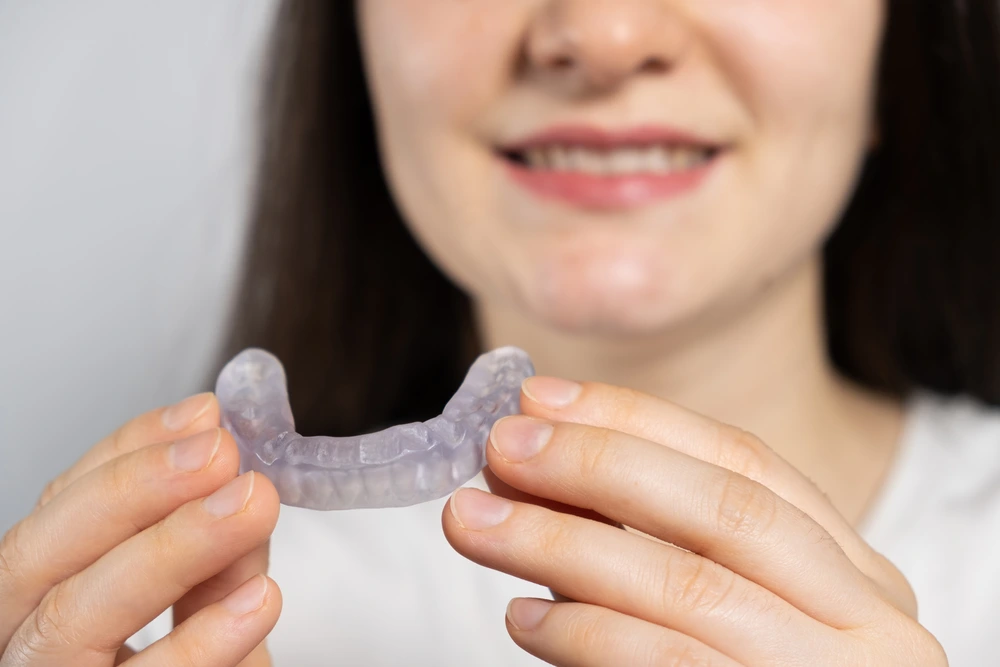 Mouth guard for jaw clenching