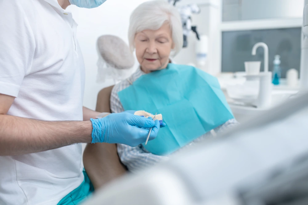 Your Free Denture Consultation: 5 Must-Ask Questions for Your Prosthetist